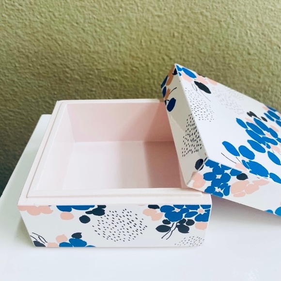 Fringe Studio Floral Wooden Storage Box - Blue - Pink - White NWT - Picture 6 of 8